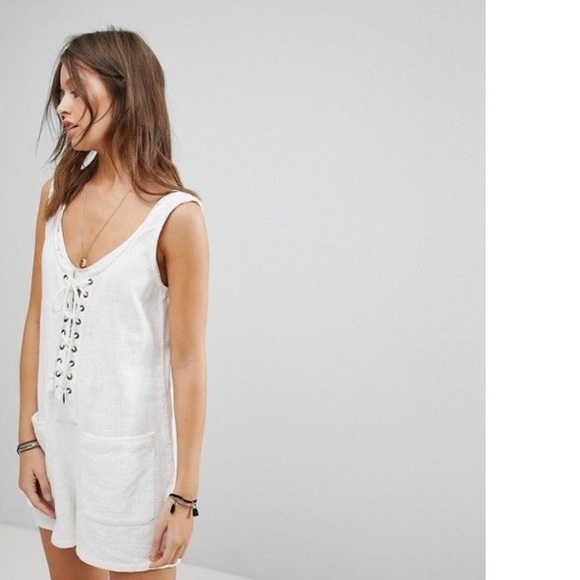 🔥🔥BILLABONG - LACE UP ROMPER🔥🔥 - Picture 6 of 8